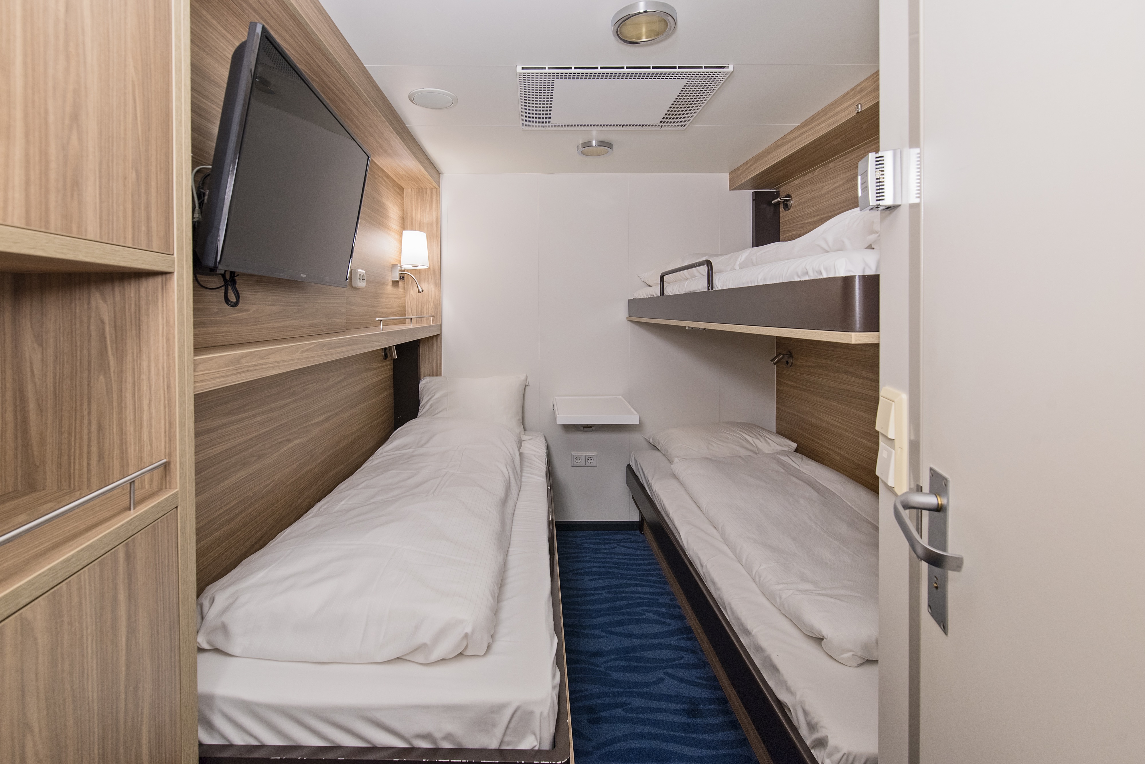 Polar Inside | Triple on promenade deck